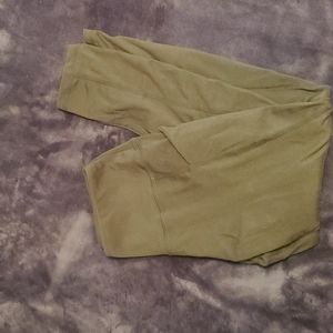 Butter soft olive green pocket leggings
